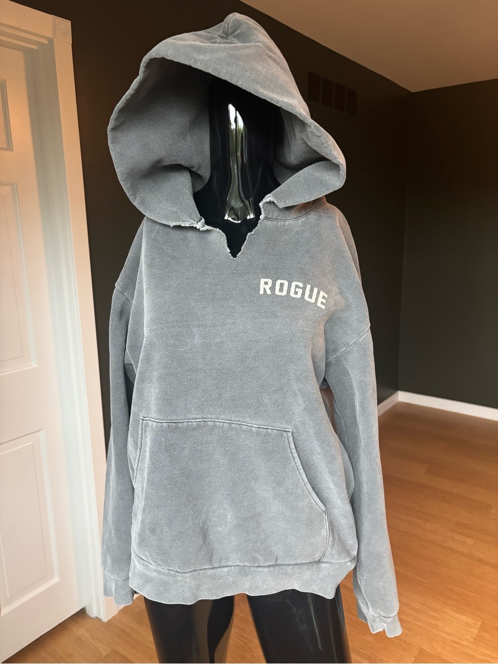 Rogue Fitness Hoodie Size Small, Grey